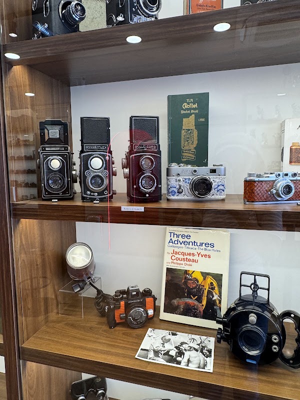 Vintage Cameras Porto - Museum and Shop 3