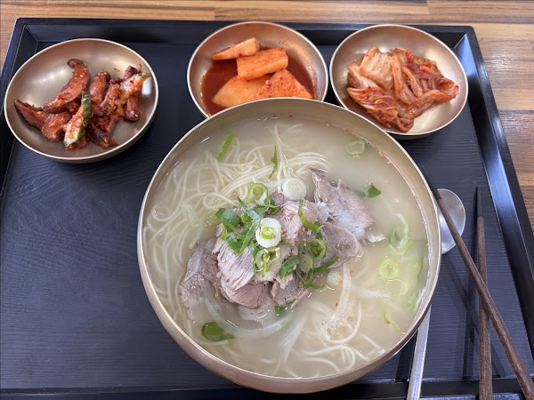 Mandolong Noodle House 4