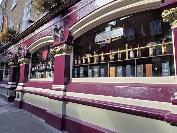 Molloy's Pub & Apartments