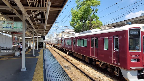 Hattori-Tenjin Station 1