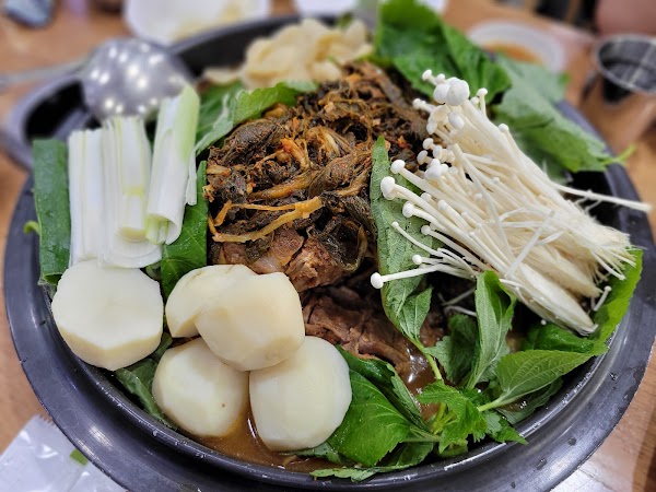 Sindonggung Gamjatang Yeoksam Main 5