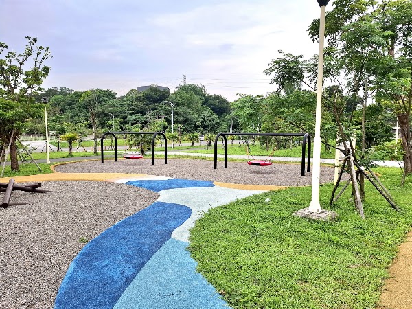 大嵙崁親水園區 地景遊戲場 1