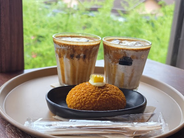Cafe Toetmaru 3