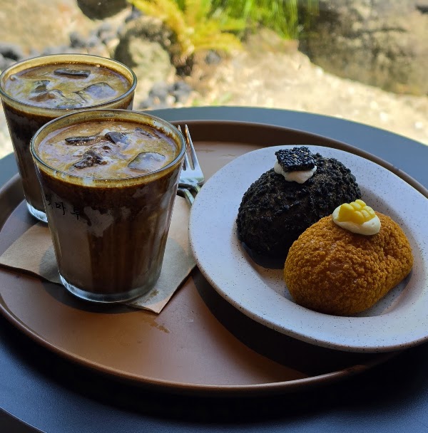 Cafe Toetmaru 2