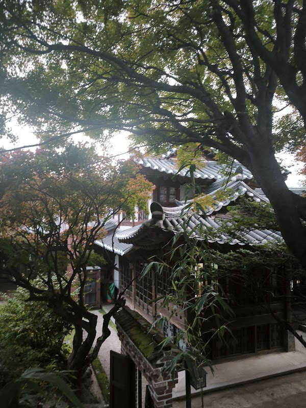 Korean Traditional House(HANOK) by Gyeonbokgung Palace 3