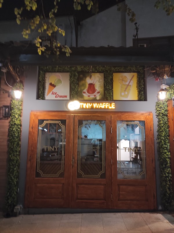Tiny Coffee & Bar