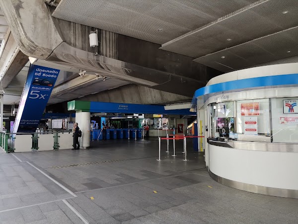 Phrom Phong BTS Station 5