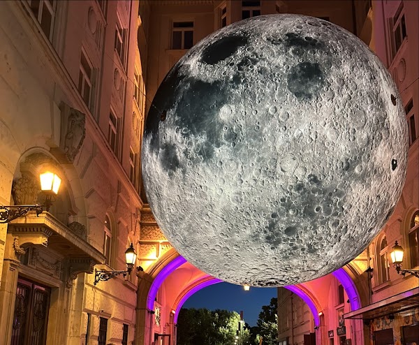 Moon Budapest 5