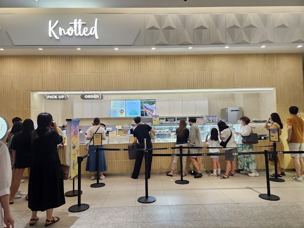 Knotted, Lotte Busan