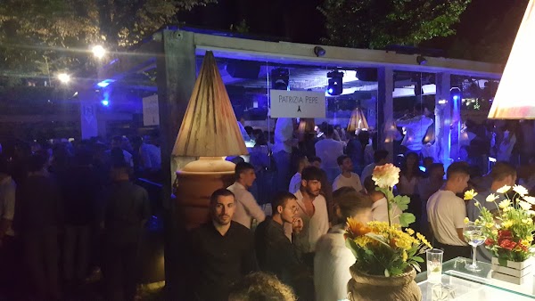 Flo Lounge Bar 4