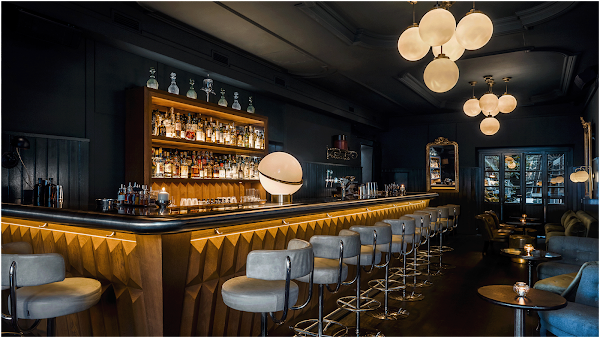 Pulitzer's Bar