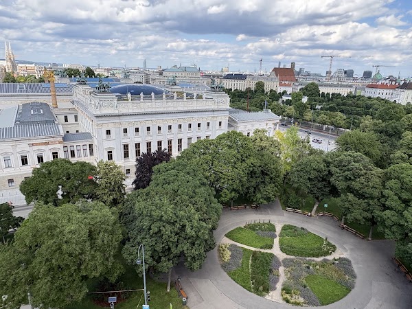 Palace of Justice 4