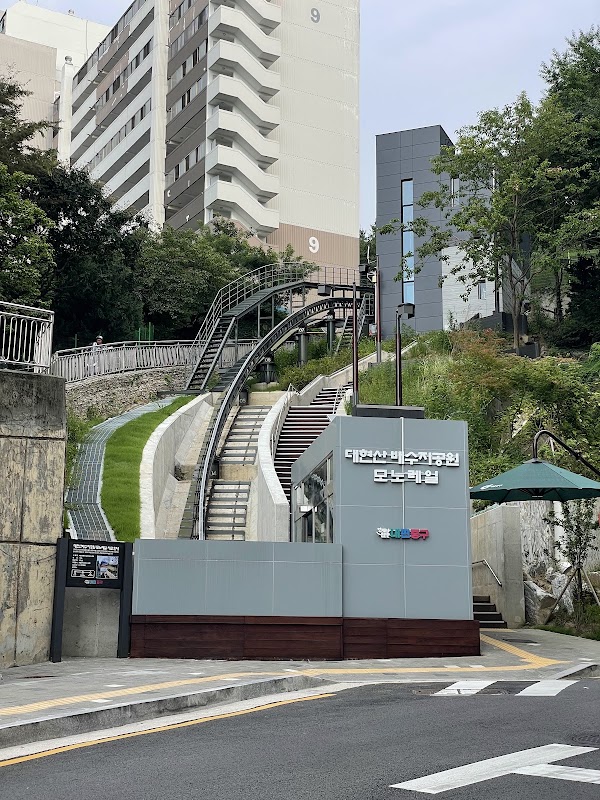 Daehyeonsan Baesuji Park Monorail