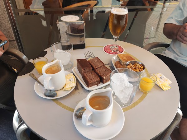 Cafetería Panadería Acuña 4