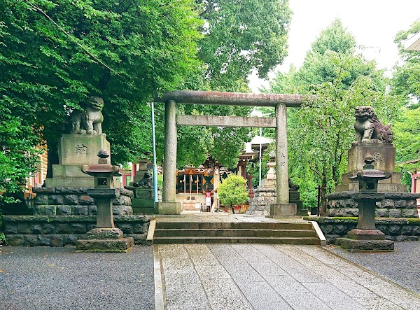 Shinjuku Suwa Shrine 4