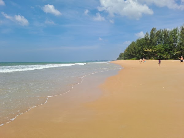 หาดคึกคัก