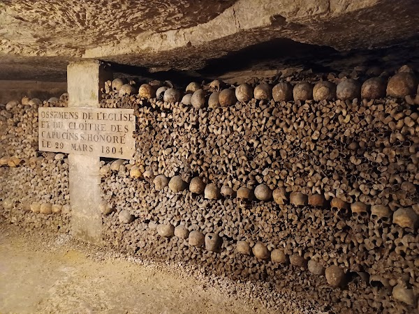 Catacombs of Paris 3