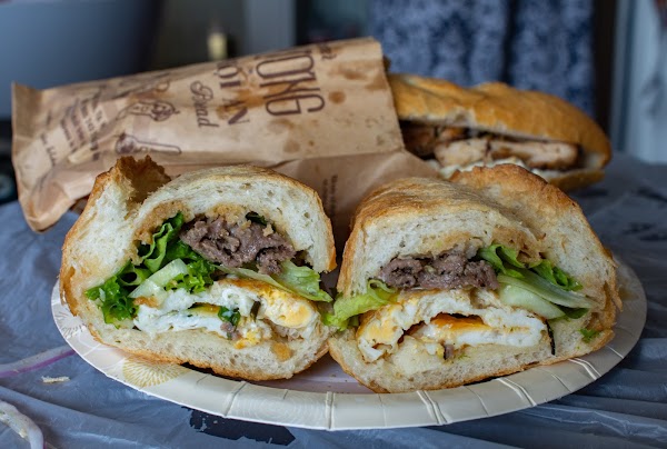 Bánh Mì Phượng 4
