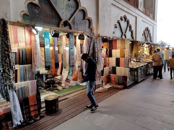 Chatta Chowk Bazar / Meena Bazaar 1