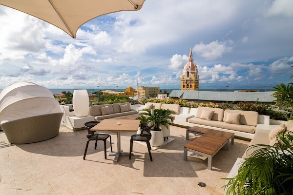 Alyzia RoofTop & Dining by Movich Hotels