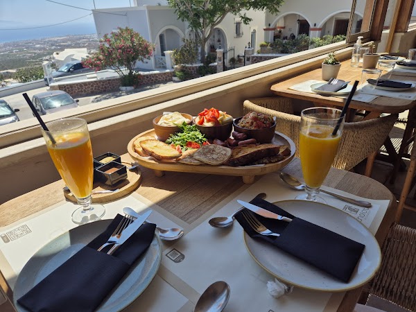 Tholoto Brunch & Restaurant 4