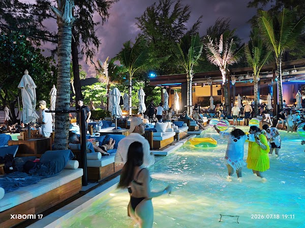 Barra Cuda Beach Club Phuket 5