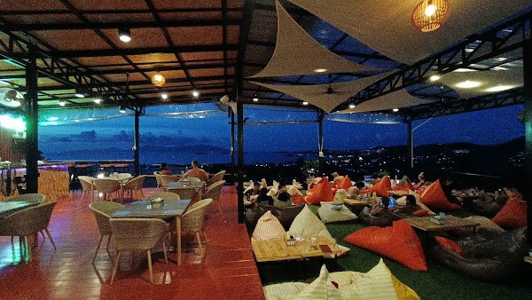 SAMUI HILL CLUB- Sauna, bar, pool & restaurant viewpoint 5