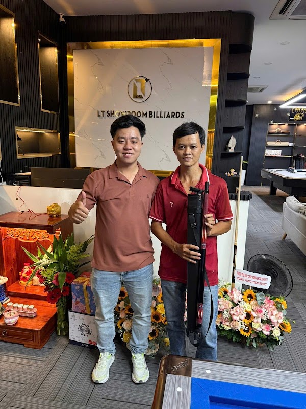 LT SHOWROOM BILLIARDS 1