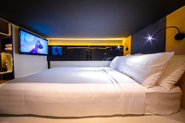 CUBE - Boutique Capsule Hotel @ Chinatown