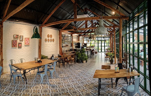 7 Bridges Ninh Binh Taproom