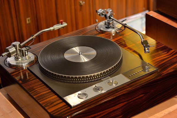 Recoroom vinyl & vintage audio 3