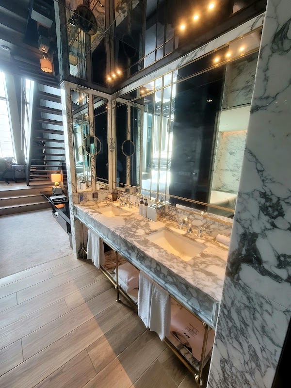 Art Paradiso Suites 2