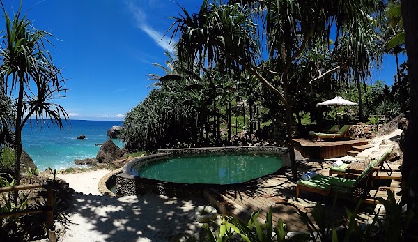Nihi Oka Beach