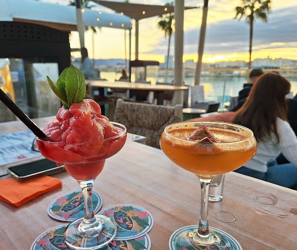Salao Street Food | Surf House Málaga | Muelle Uno 2