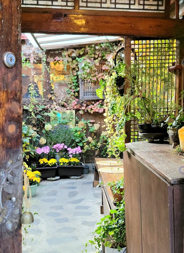 Ikseon-dong Hanok Village 2