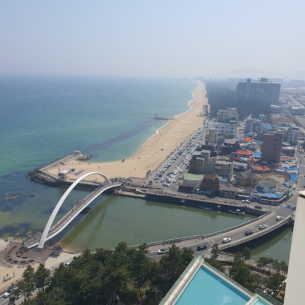 SEAMARQ Hotel