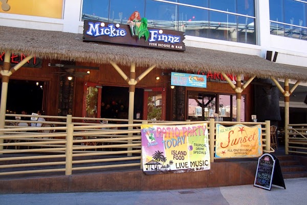 Mickie Finnz Fish House & Bar