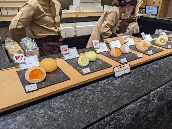 Kakuouzan Fruits Daifuku Benzaiten GINZA SIX Store 5