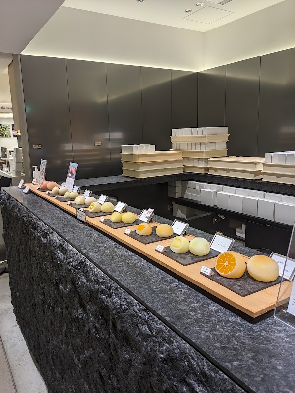 Kakuouzan Fruits Daifuku Benzaiten GINZA SIX Store 2