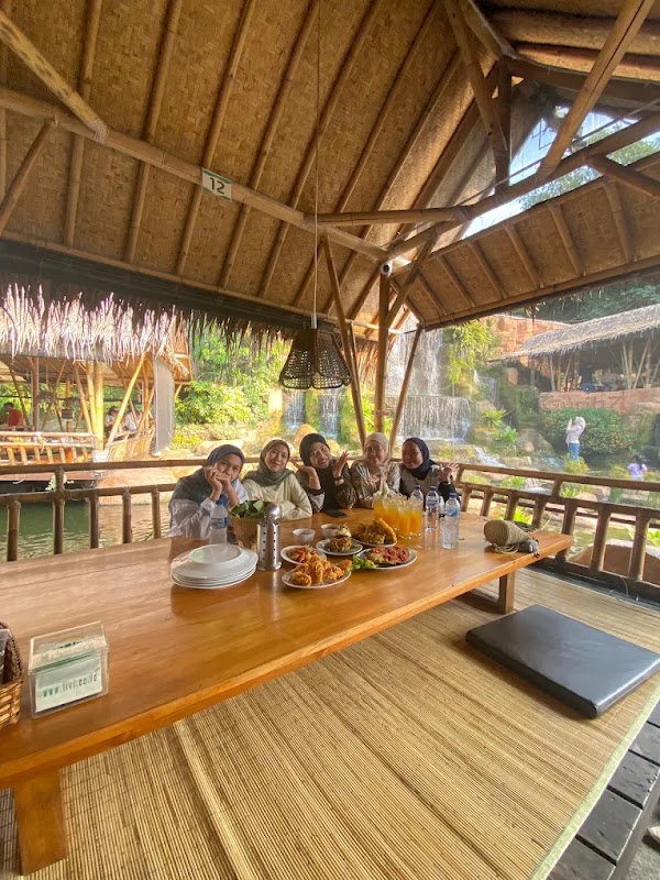 Gurih 7 Bogor Indonesia 1