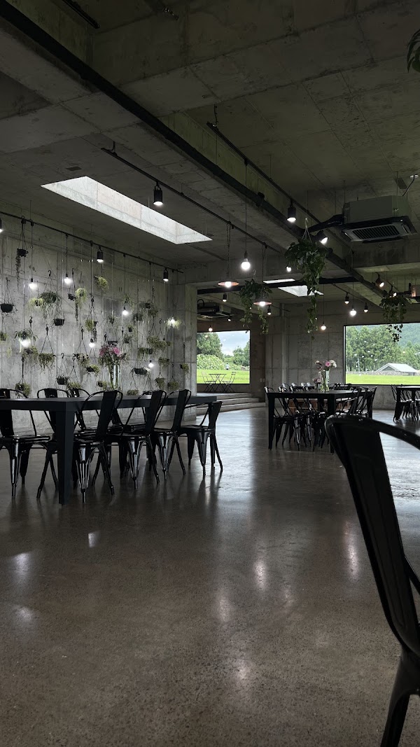 Cafe Boromwat 2