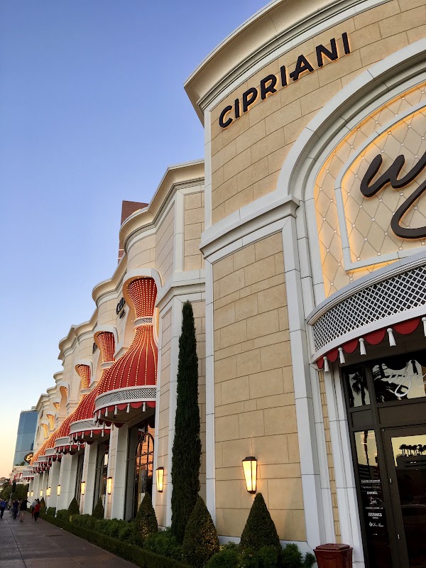 Wynn Plaza 1
