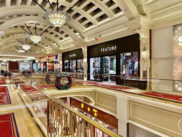 Wynn Plaza 5