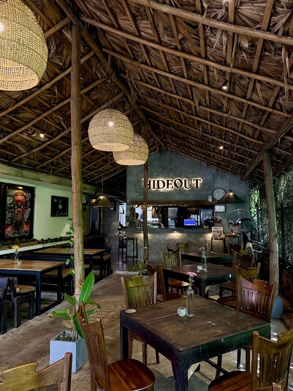 Hideout Lounge 2