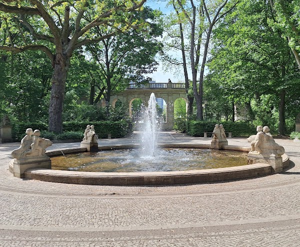 Märchenbrunnen 3