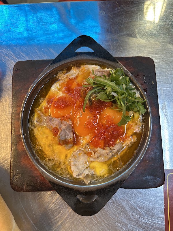 Đông Ốp La - Fried Egg, Beef Stew, Bun for breakfast 4