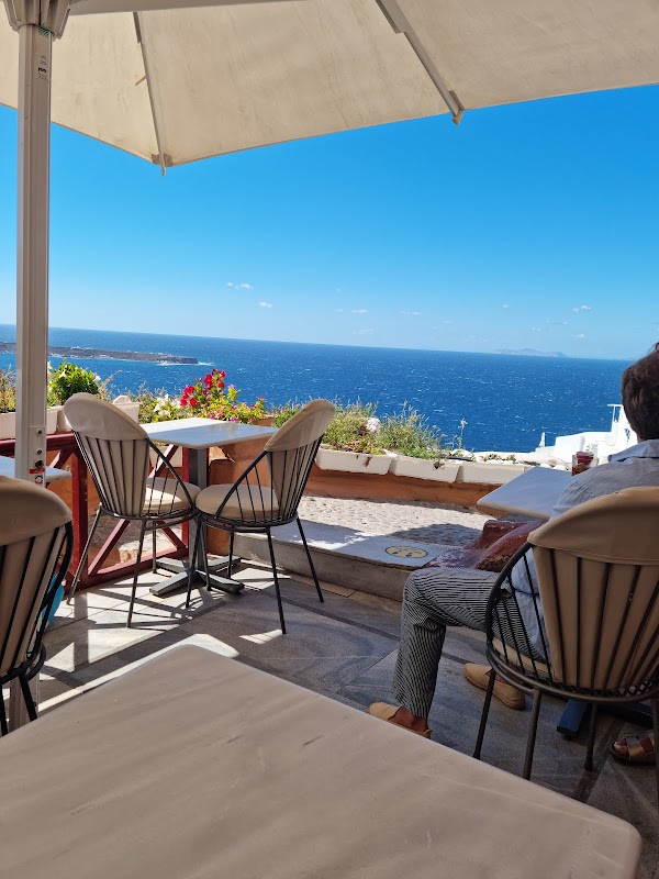 Kastro Restaurant Oia 1