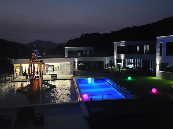 로로키즈풀빌라 리조트