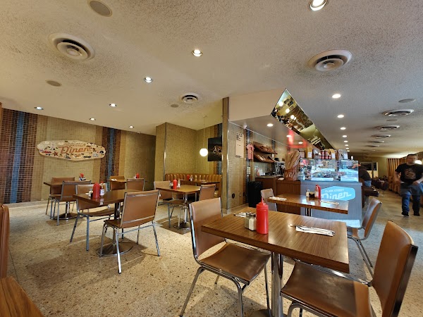 Clark Street Diner 5