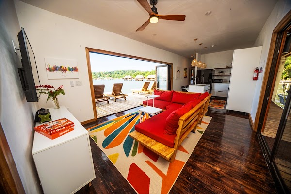 Bocas Luxury Rentals/Overwater Villa 5